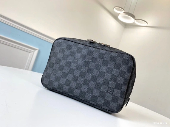 TOILETRY GM POUCH VUITTON LOUIS 1231